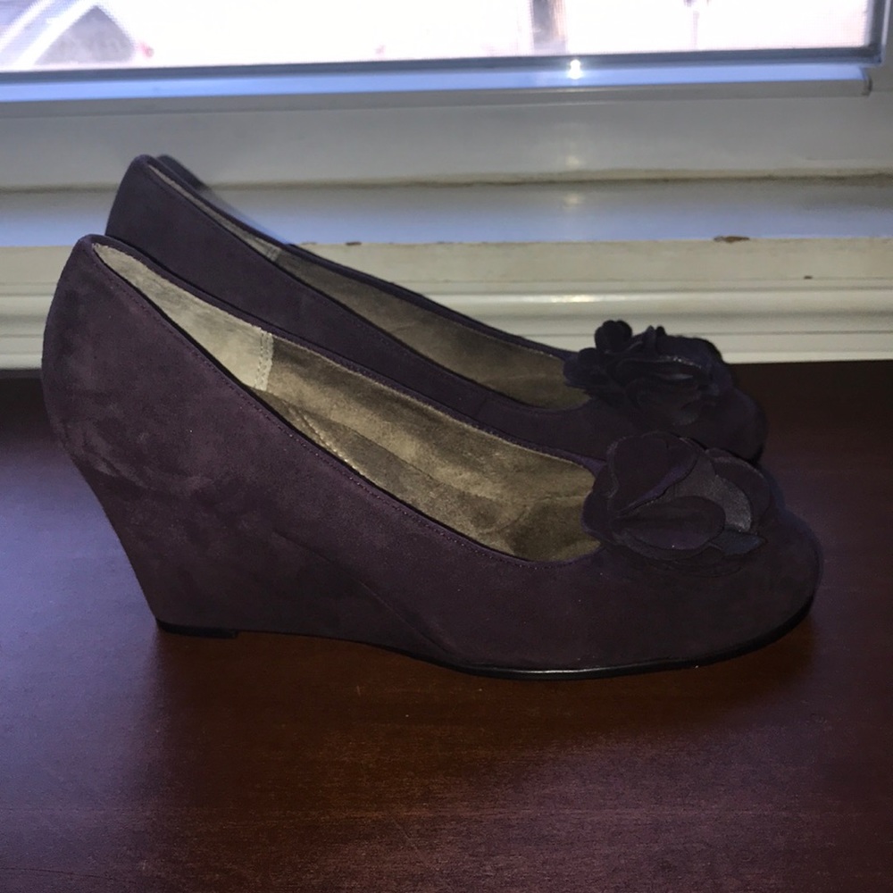 Gorgeous Velvet Wedge